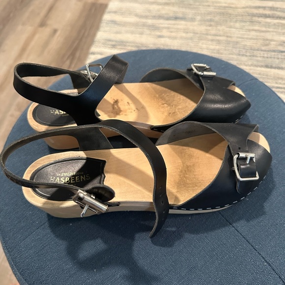 Hasbeens size 38 black. - Picture 2 of 6